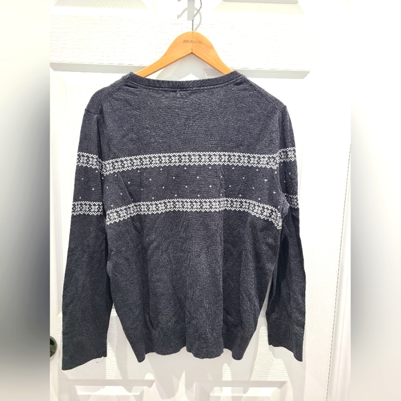 The Gap Christmas Sweater. Never been worn! SIZE XL - Picture 4 of 4